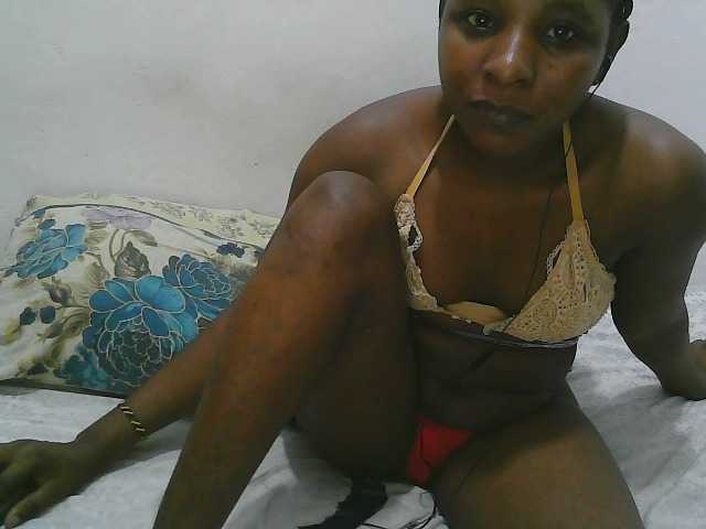 Hadijah live cam on BongaCams