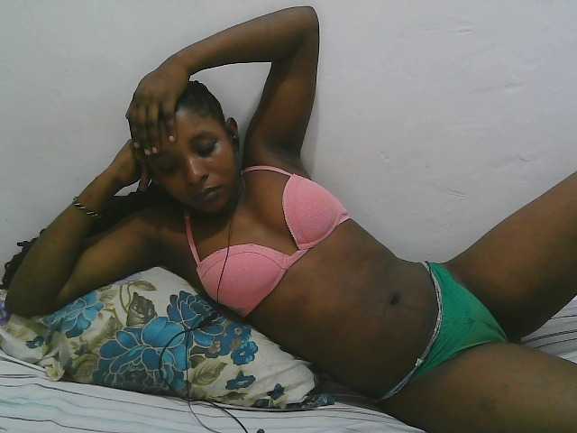Hadijah, live now on BongaCams
