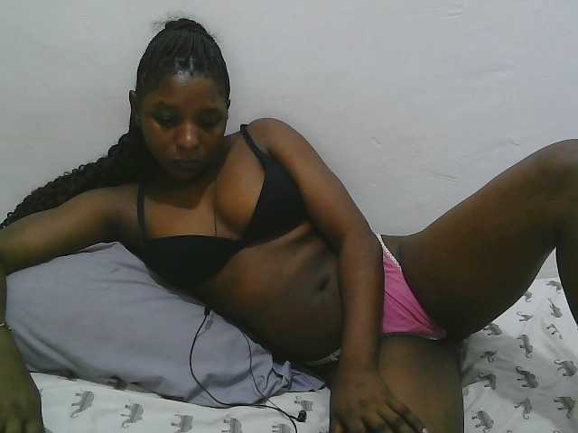 Hadijah webcam bongacams model stream image