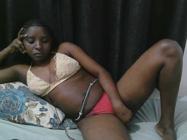 Hadijah live cam on BongaCams