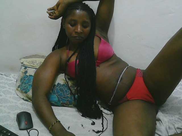 Hadijah live cam on BongaCams