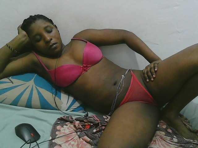 Hadijah live cam on BongaCams