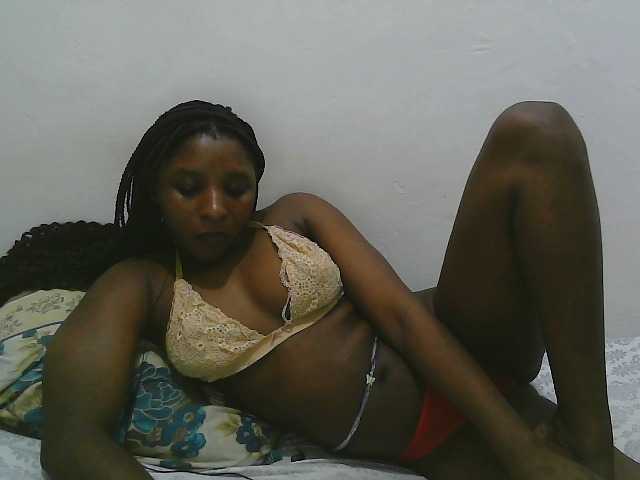 Hadijah live cam on BongaCams