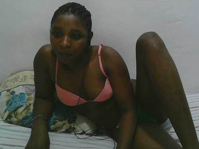 Hadijah, live now on BongaCams