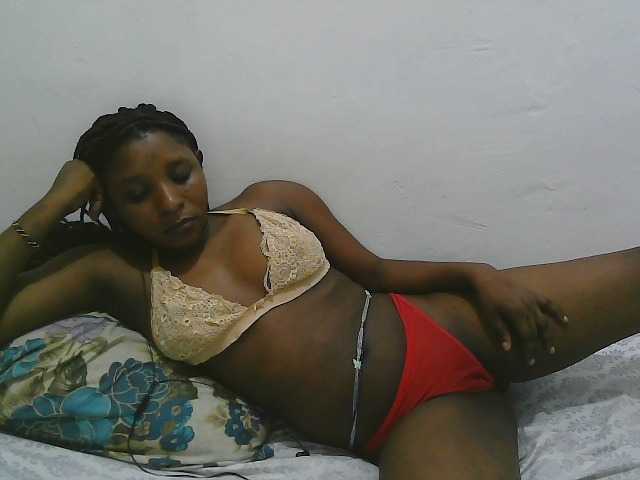 Hadijah live cam on BongaCams