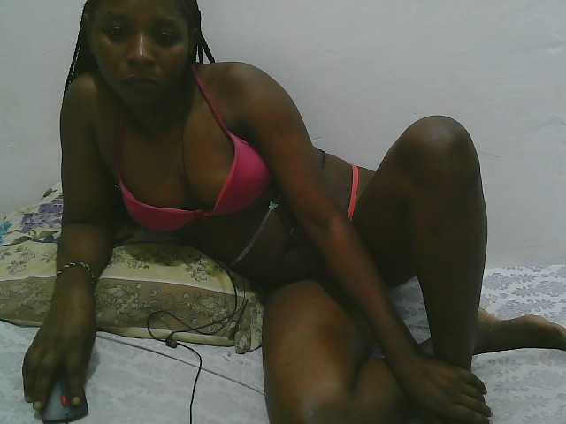 Hadijah live cam on BongaCams
