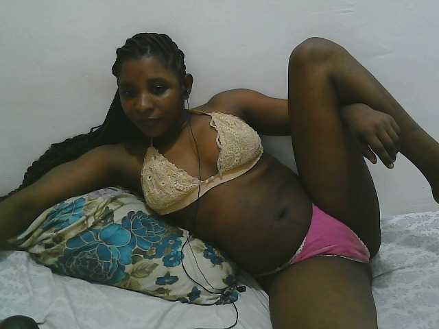 Hadijah live cam on BongaCams