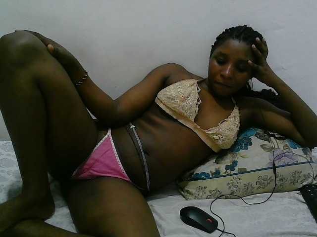 Hadijah live cam on BongaCams