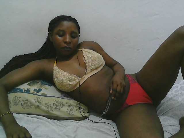 Hadijah live cam on BongaCams