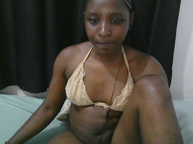 Hadijah live cam on BongaCams