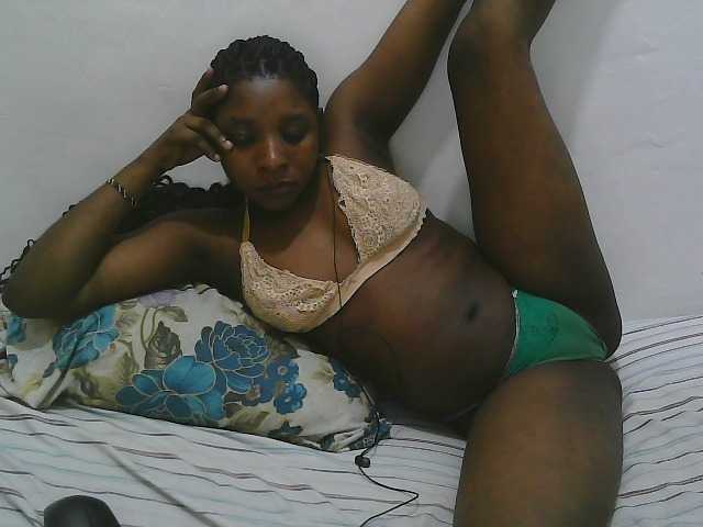 Hadijah live cam on BongaCams