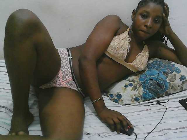 Hadijah, live now on BongaCams