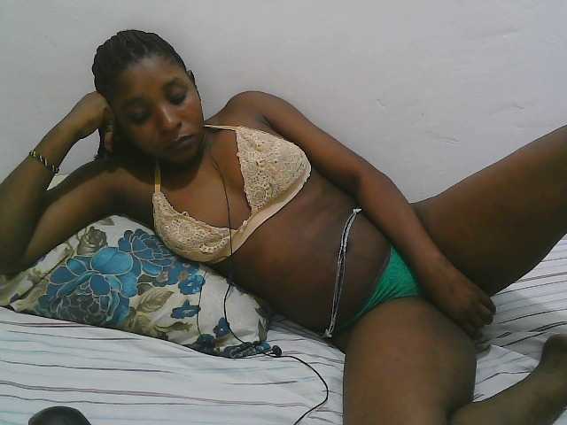 Hadijah, en directo ahora en BongaCams