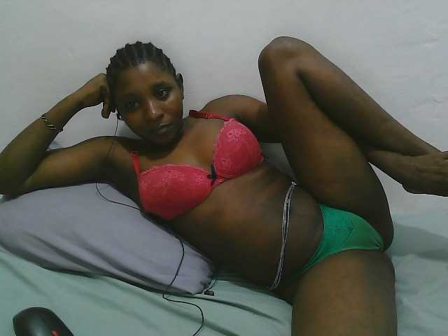 Hadijah live cam on BongaCams