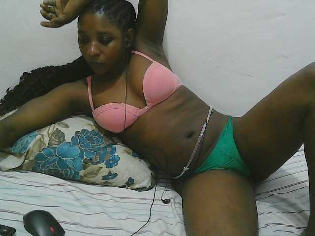 Hadijah, live now on BongaCams