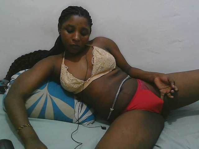 Hadijah live cam on BongaCams