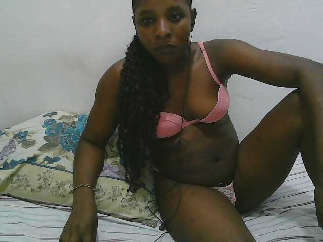 Hadijah webcam bongacams model stream image