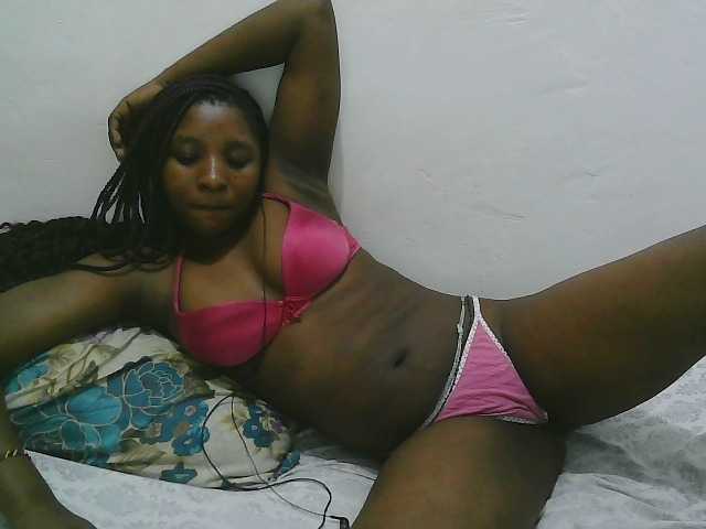 Hadijah live cam on BongaCams