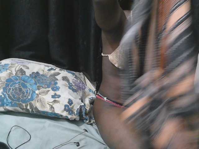 Hadijah live cam on BongaCams