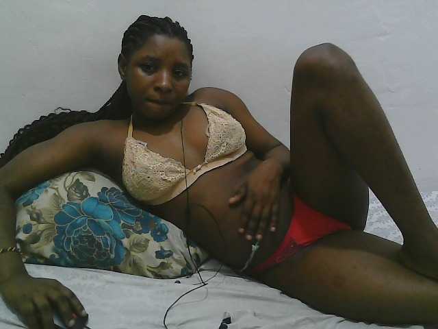 Hadijah live cam on BongaCams