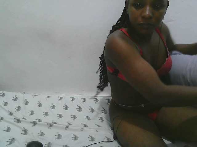 Hadijah live cam on BongaCams