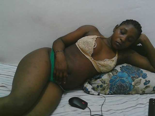 Hadijah, en directo ahora en BongaCams