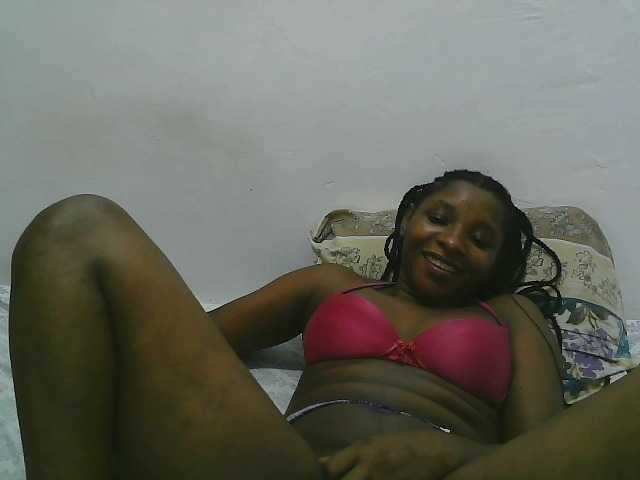 Hadijah live cam on BongaCams