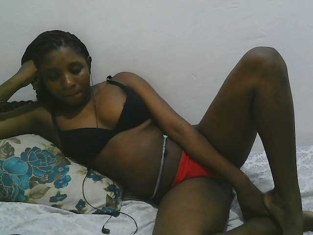 Hadijah live cam on BongaCams