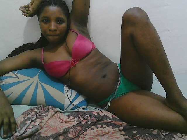 Hadijah live cam on BongaCams