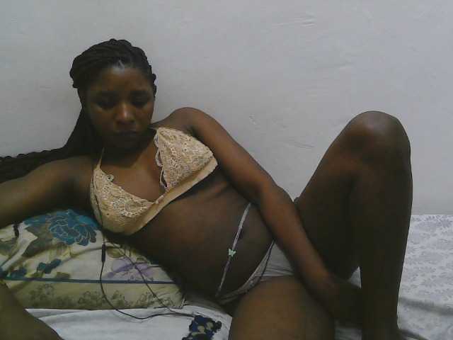 Hadijah live cam on BongaCams