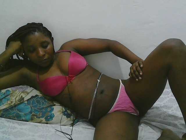 Hadijah live cam on BongaCams