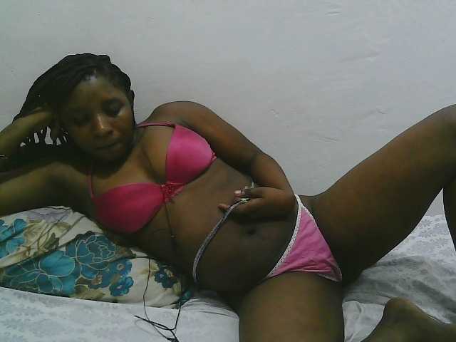 Hadijah live cam on BongaCams