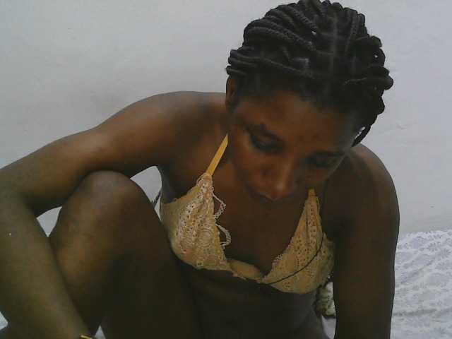 Hadijah live cam on BongaCams
