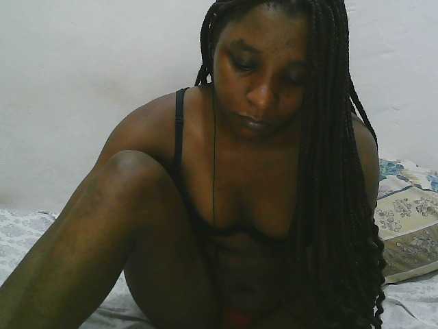 Hadijah live cam on BongaCams