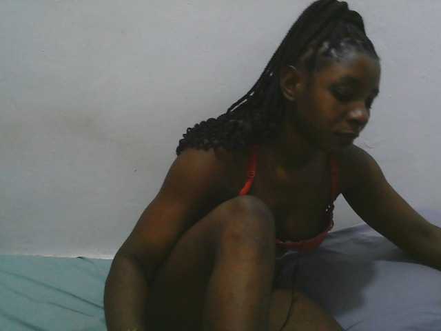 Hadijah live cam on BongaCams