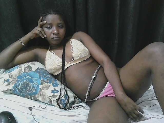 Hadijah live cam on BongaCams