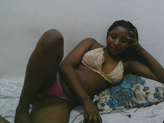 Hadijah live cam on BongaCams