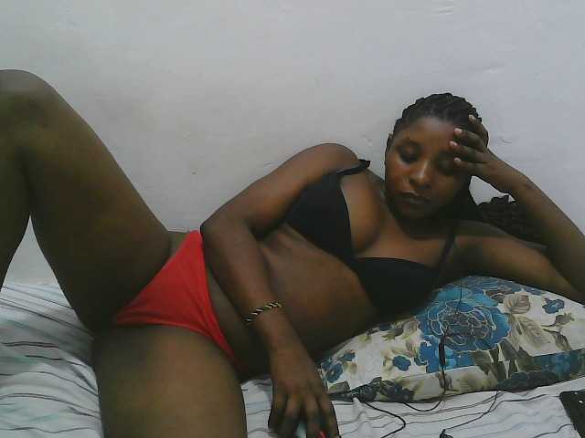 Hadijah live cam on BongaCams