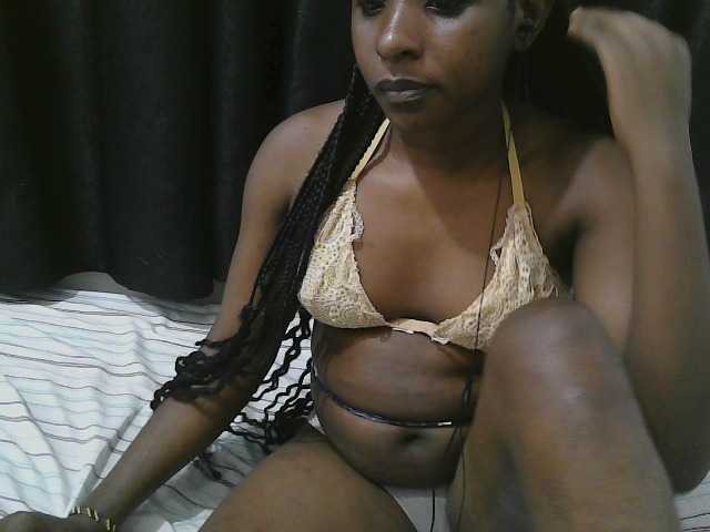 Hadijah live cam on BongaCams