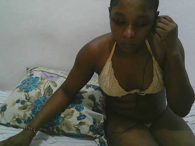 Hadijah, en directo ahora en BongaCams