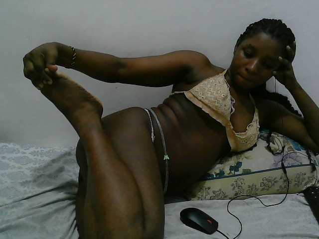 Hadijah live cam on BongaCams