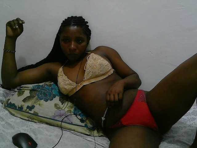 Hadijah live cam on BongaCams