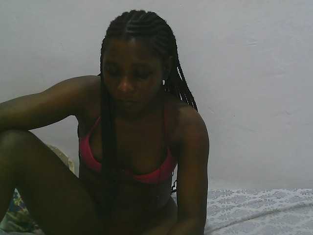 Hadijah live cam on BongaCams