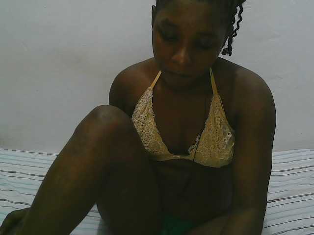 Hadijah, live now on BongaCams