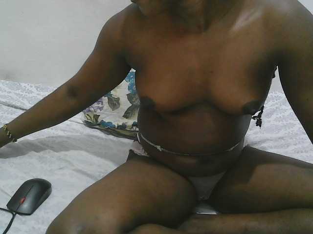 Hadijah live cam on BongaCams