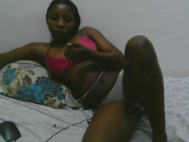 Hadijah live cam on BongaCams