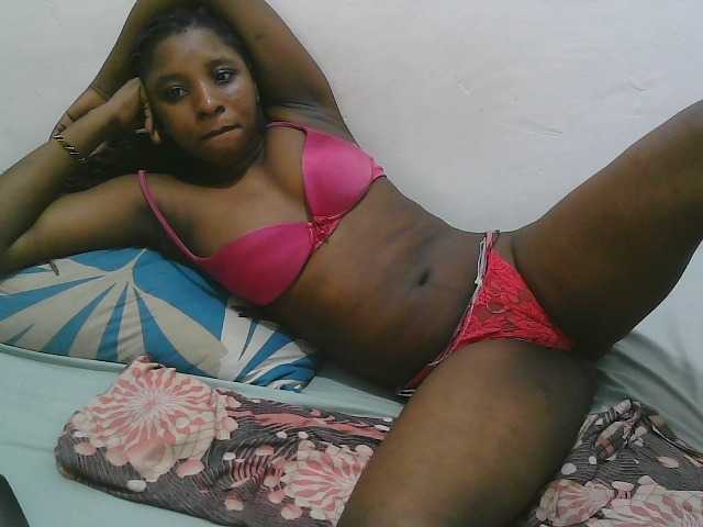 Hadijah live cam on BongaCams