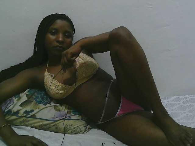 Hadijah live cam on BongaCams