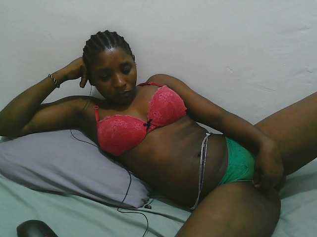 Hadijah live cam on BongaCams