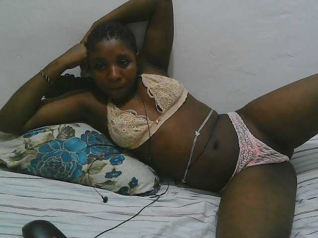 Hadijah, live now on BongaCams